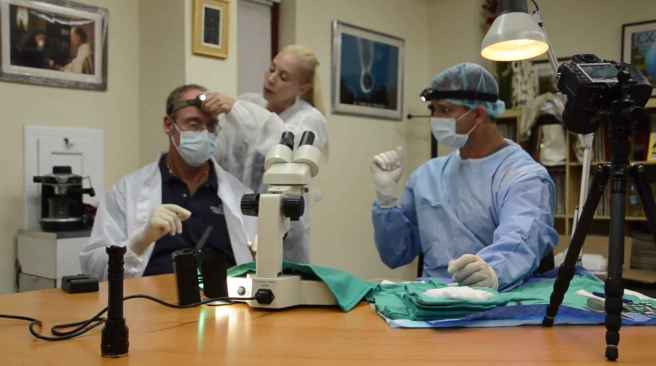 8_dr_greer_dr_bravo_and_emery_cdfd24e65903dea3d6ae7580f7747870_1600x0